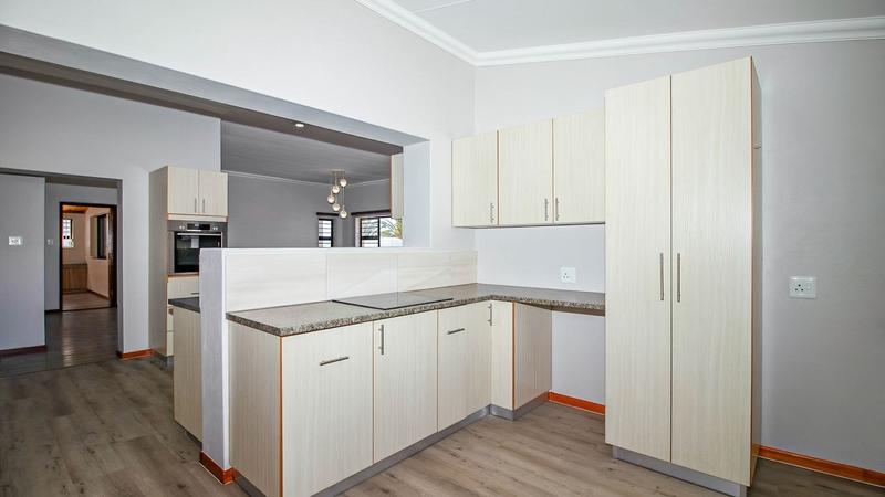 5 Bedroom Property for Sale in Jongensfontein Western Cape